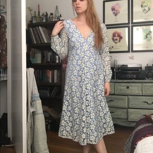 Traffic people floral lace gown